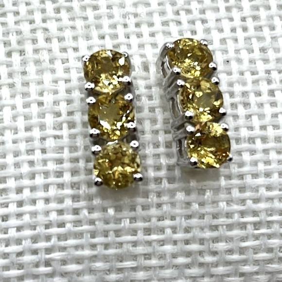 Sterling Silver 925 Yellow Gemstone Stud Earrings. 3 Gemstones Prong Set - Picture 3 of 11